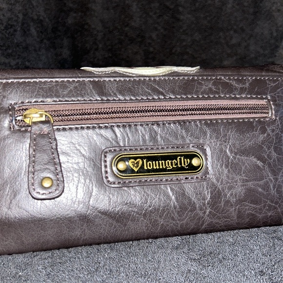 Leather wallet, a medium size with the owl on the front great condition - Picture 2 of 4